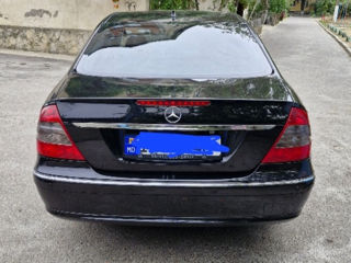 Mercedes E-Class foto 1