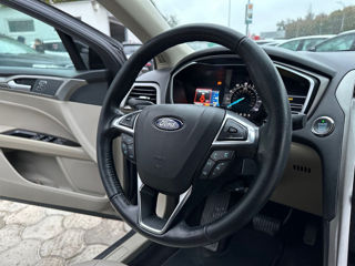 Ford Fusion foto 8