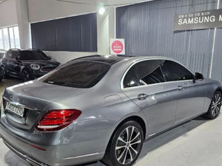 Mercedes E Class foto 2