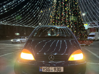 Mercedes A-Class foto 2