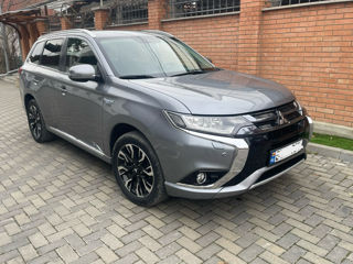 Mitsubishi Outlander foto 2