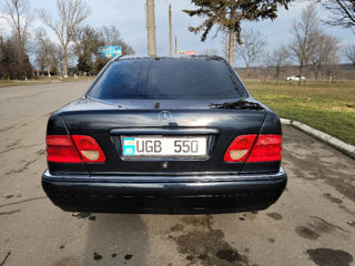 Mercedes E-Class foto 4