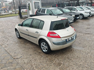 Renault Megane foto 8