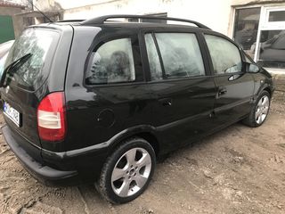 Opel Zafira foto 1