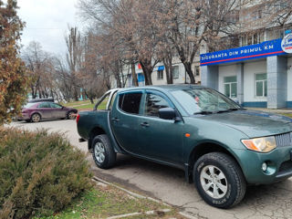 Mitsubishi L200 foto 3