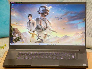 Razer Blade 17/ Core I7 10875H/ 16Gb Ram/ RTX 2080 Super/ 1Tb SSD/ 17.3" FHD IPS 300Hz!! foto 5