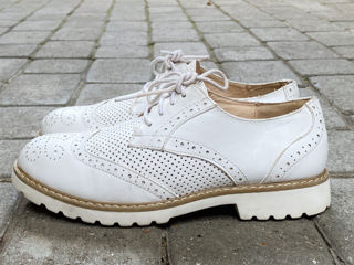 Primadonna Leather Wingtip Oxford. Made In Italy. Размер 38. В отличном состоянии. foto 1