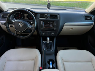 Volkswagen Jetta foto 7