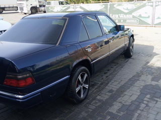 Mercedes Series (W124) foto 4