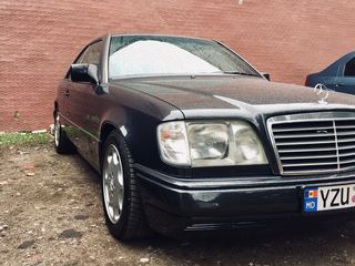 Mercedes E Class foto 2