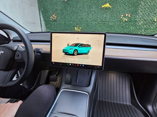 Tesla Model Y foto 10