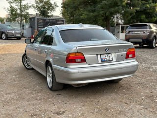 BMW 5 Series foto 5