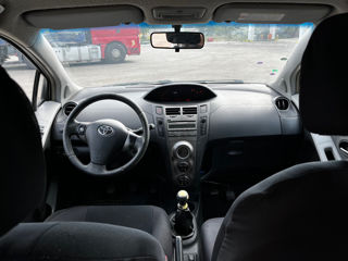 Toyota Yaris foto 8