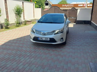 Toyota Avensis foto 4