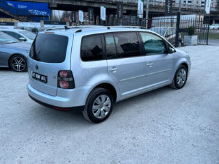 Volkswagen Touran foto 6