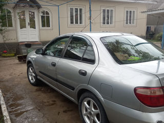 Nissan Almera foto 2