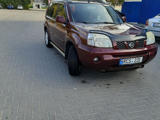 Nissan X-Trail foto 2