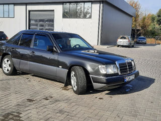 Mercedes Series (W124) фото 2