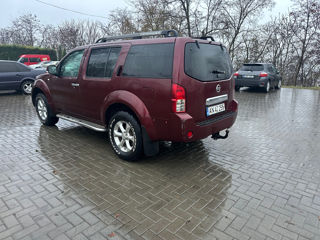 Nissan Pathfinder foto 3