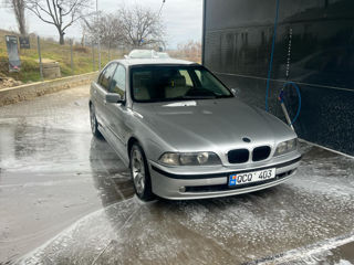 BMW 5 Series foto 5