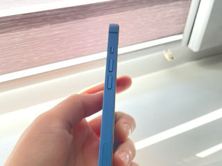 iPhone 13 blue foto 2