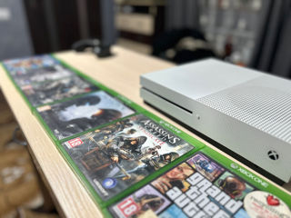 Vând Xbox one S 1Tb foto 4