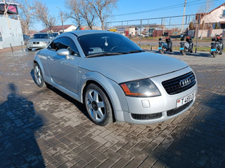 Audi TT foto 2