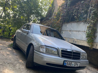 Mercedes C-Class foto 4