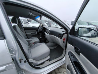 Hyundai Accent foto 8