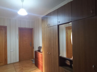 Apartament cu 3 camere, 72 m², Centru, Ialoveni foto 3