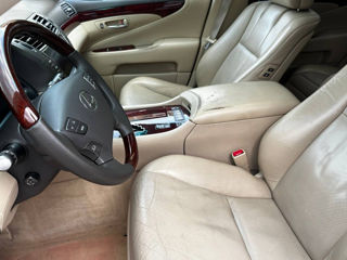 Lexus LS Series foto 7