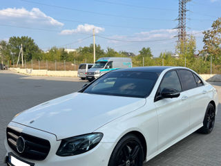 Mercedes E-Class foto 1