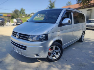 Volkswagen Caravelle foto 1