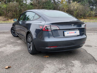 Tesla Model 3 foto 8