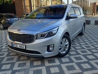 KIA Carnival foto 1