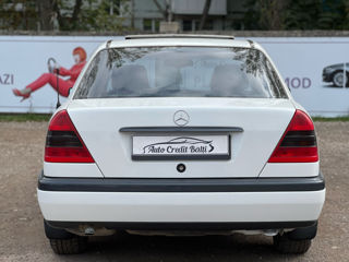 Mercedes C Class foto 2