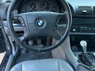 BMW 5 Series foto 9