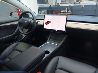 Tesla Model 3 foto 8