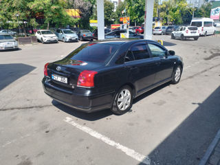 Toyota Avensis foto 3