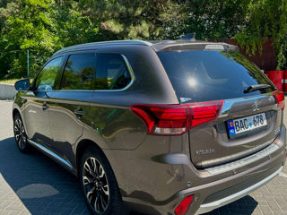 Mitsubishi Outlander foto 2