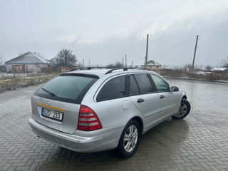 Mercedes C-Class foto 5