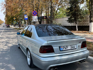 BMW 5 Series foto 2