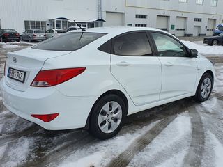 Hyundai Accent foto 20