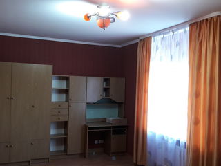 Chirie! Apartament în 2 nivele, Botanica, str. Pictor Mihai Grecu, 5 odăi, 220 m2, euroreparație! foto 3