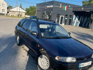 Mitsubishi Lancer foto 1