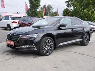 Skoda Superb foto 1