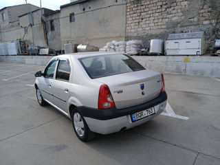 Dacia Logan foto 12