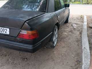 Mercedes Series (W124) foto 5