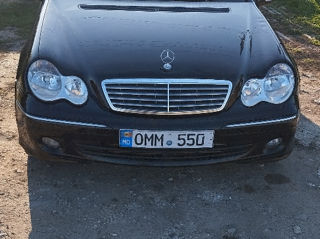 Mercedes C-Class foto 3