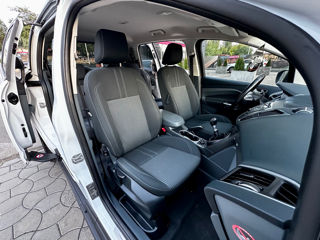 Ford Grand C-MAX foto 9